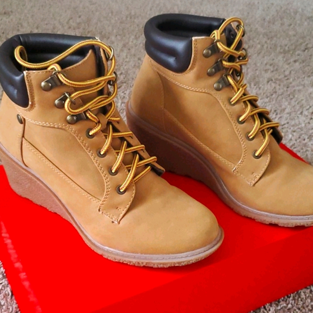 Unionbay wedge boots